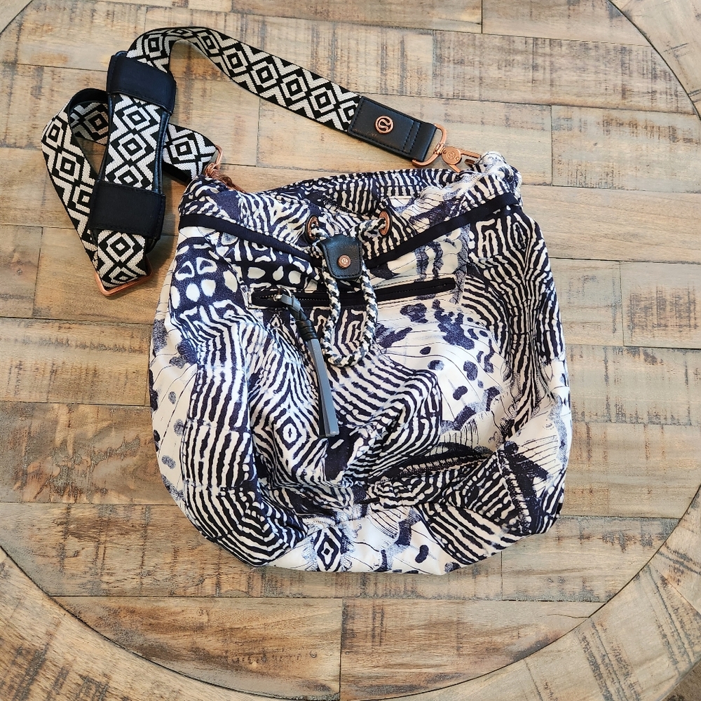 Lululemon Diversity BagWinged Mosaic White Naval Blue / Naval Blue